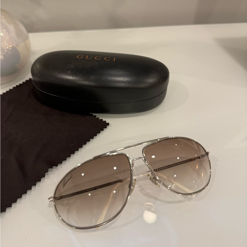 Women’s Vintage Gucci Metal Frame Sunglasses